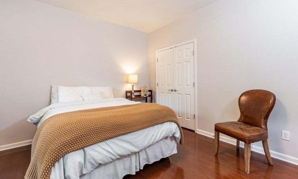 1897 Ridgemont Ln, Decatur GA  30033-4051 exterior