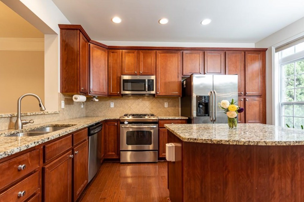 1897 Ridgemont Ln, Decatur GA  30033-4051 exterior