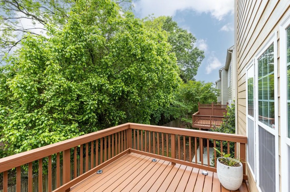 1897 Ridgemont Ln, Decatur GA  30033-4051 exterior