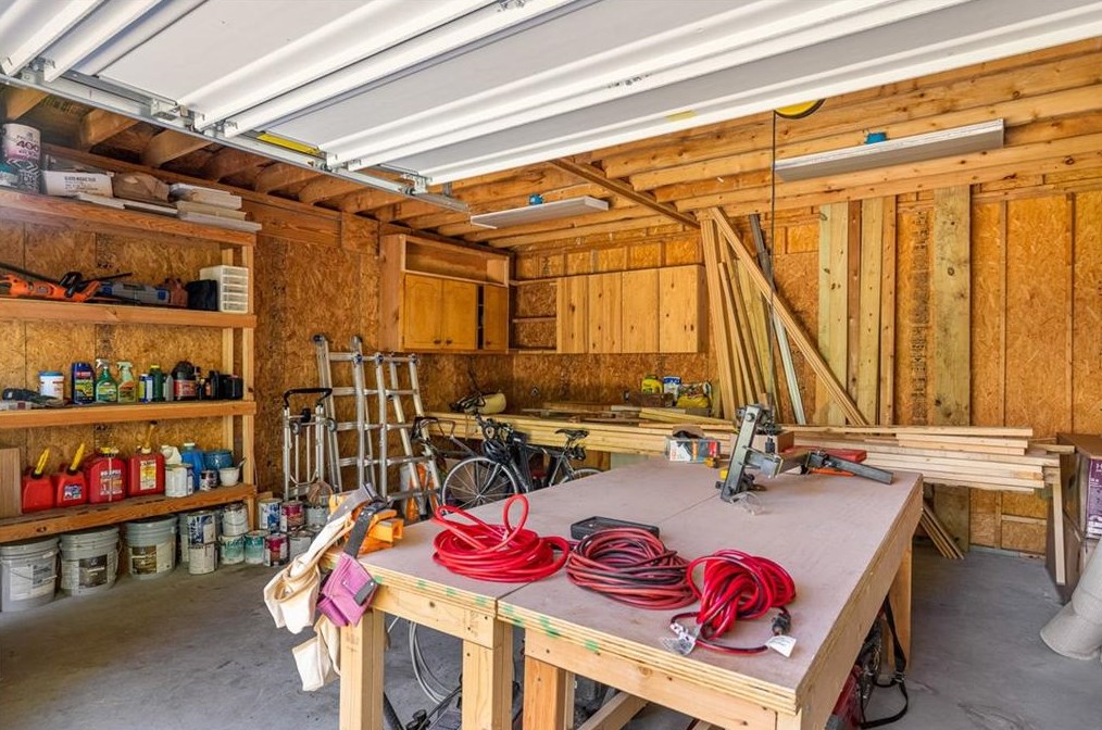 1696 Little Joe Ct, Decatur GA  30033-1519 exterior