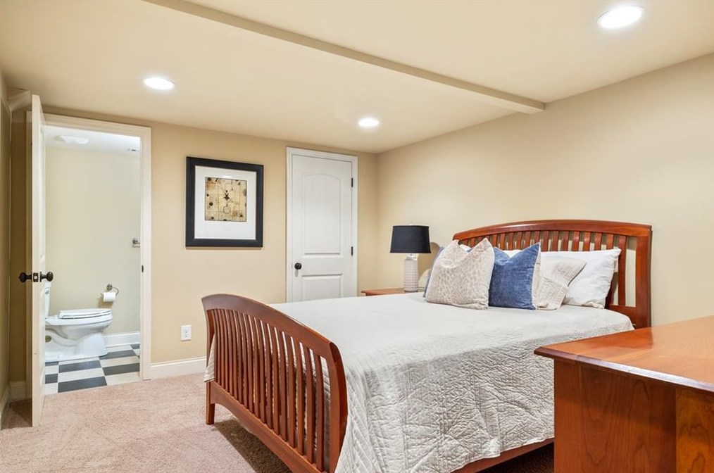 1696 Little Joe Ct, Decatur GA  30033-1519 exterior