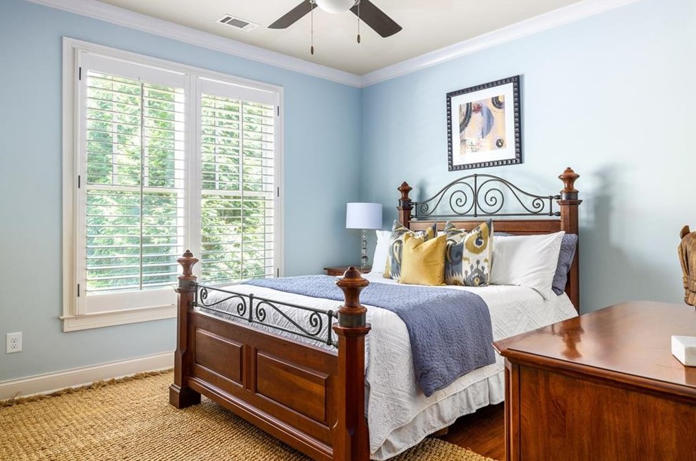 1696 Little Joe Ct, Decatur GA  30033-1519 exterior