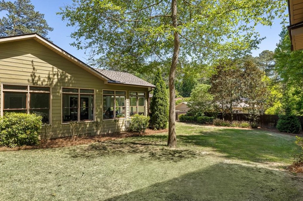 1696 Little Joe Ct, Decatur GA  30033-1519 exterior