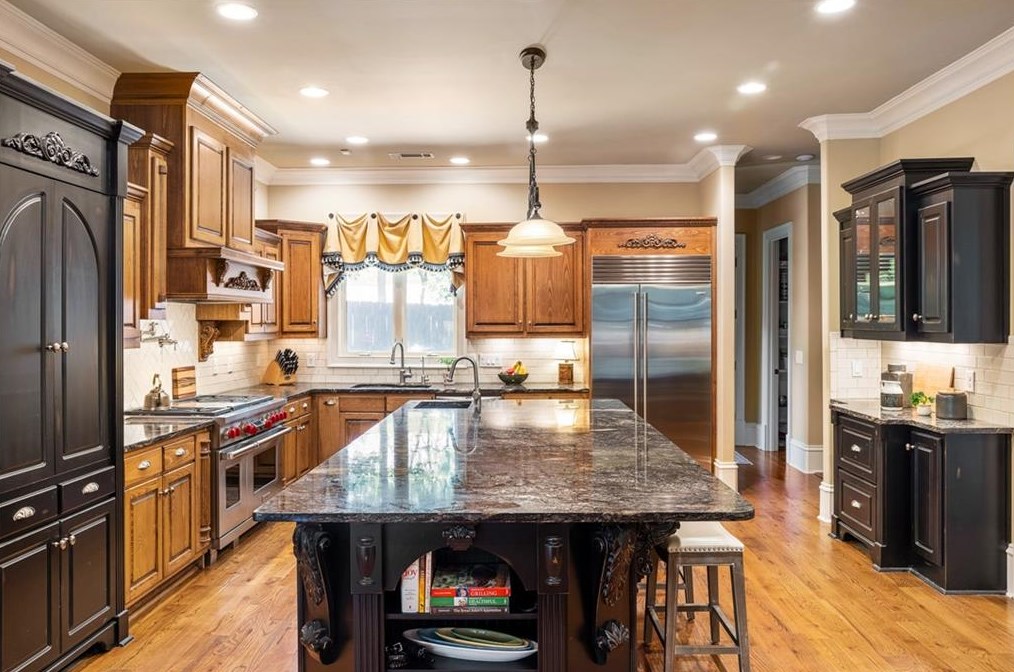 1696 Little Joe Ct, Decatur GA  30033-1519 exterior