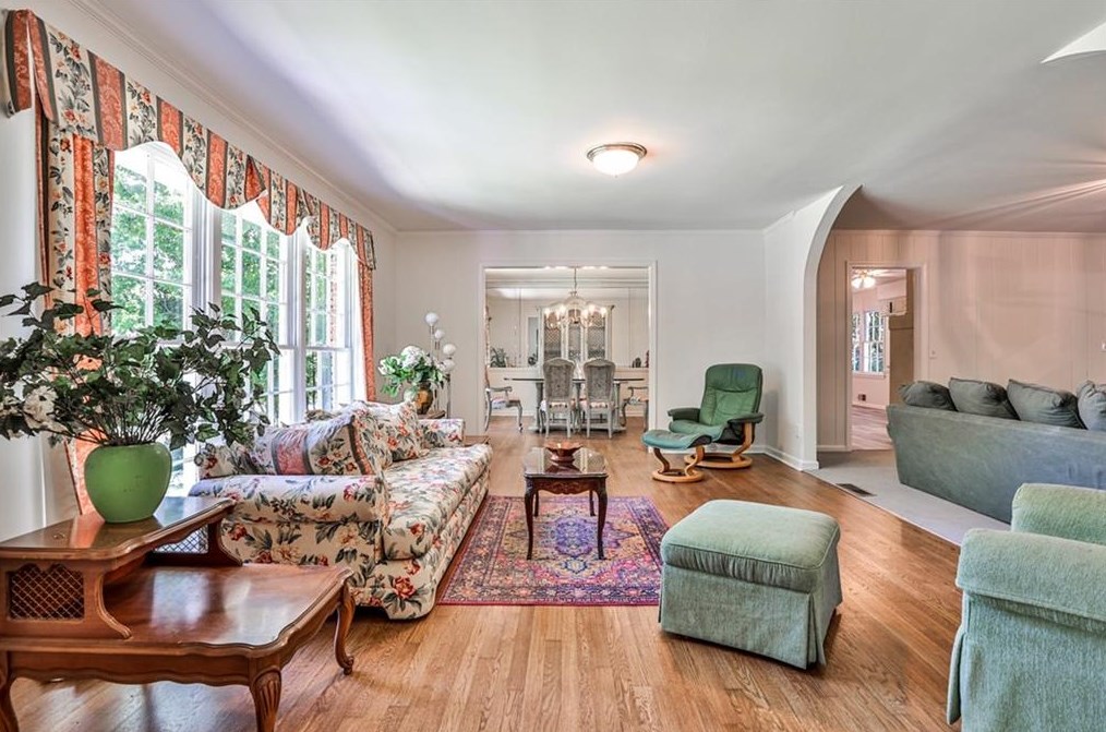 2042 Valiant Dr, Atlanta, GA 30345-3453