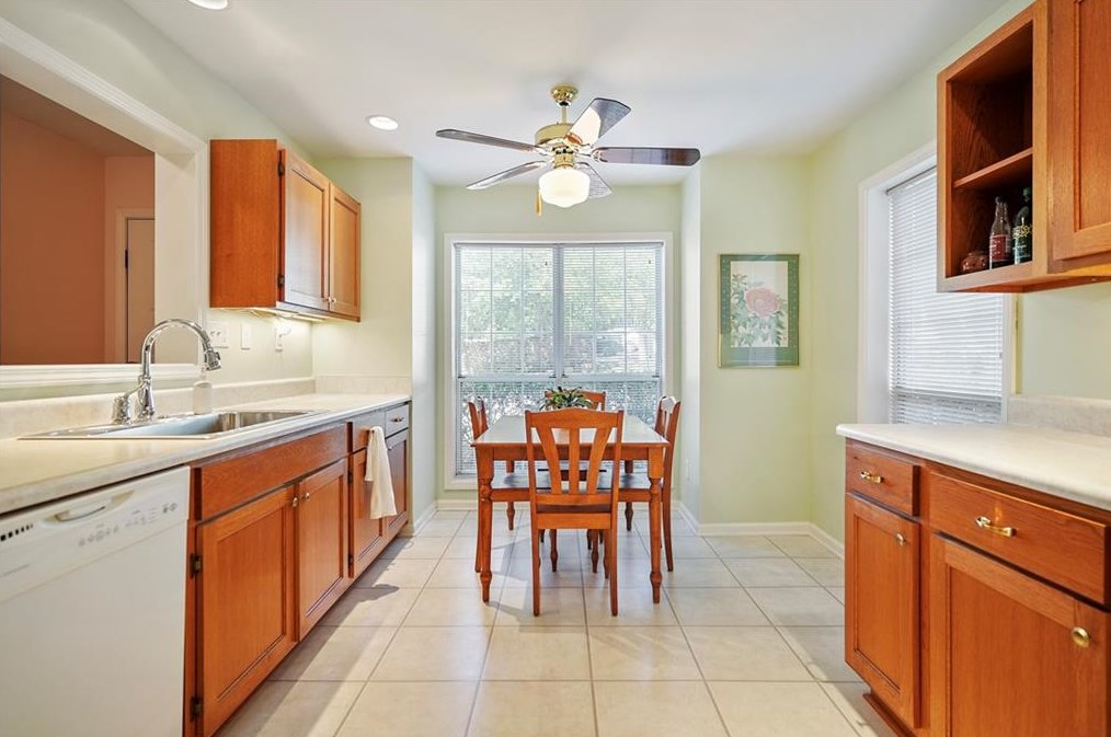 1346 Weatherstone Way, Atlanta GA  30324-4645 exterior