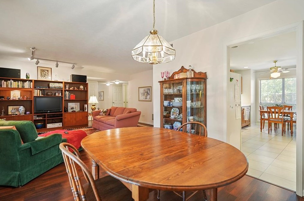 1346 Weatherstone Way, Atlanta GA  30324-4645 exterior