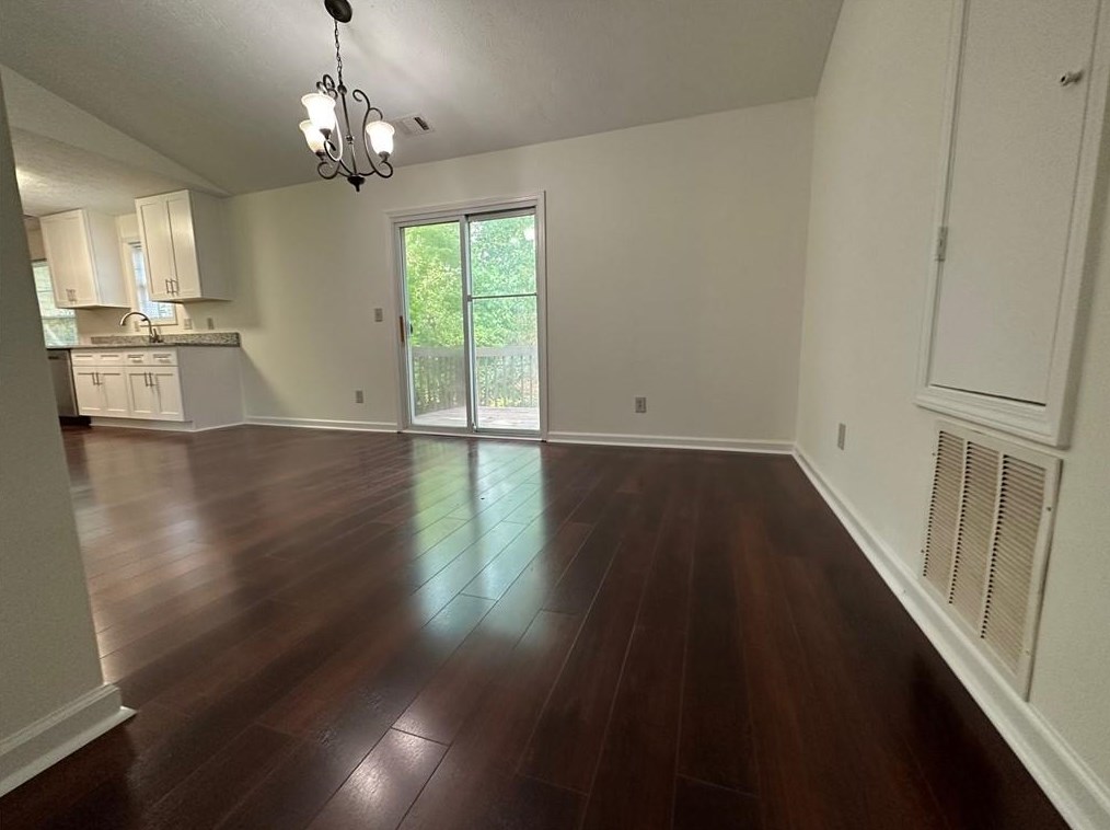 4020 Brooks Bridge Xing, Alpharetta GA  30022-4917 exterior