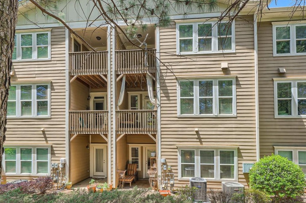 3027 Eltham Pl, Decatur GA  30033-3253 exterior