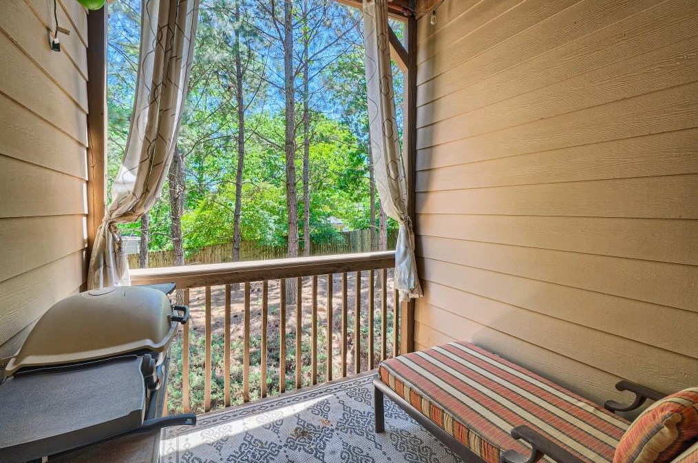 3027 Eltham Pl, Decatur GA  30033-3253 exterior