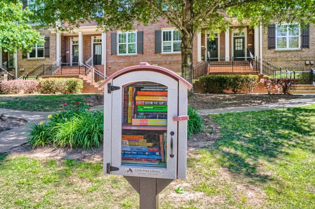 3027 Eltham Pl, Decatur GA  30033-3253 exterior