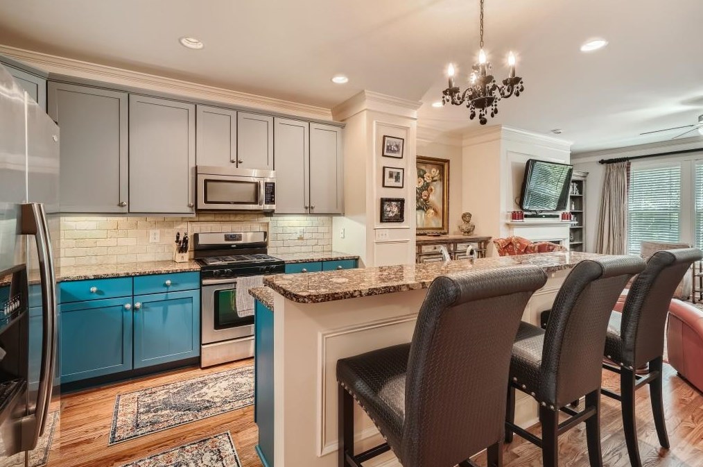 3027 Eltham Pl, Decatur GA  30033-3253 exterior