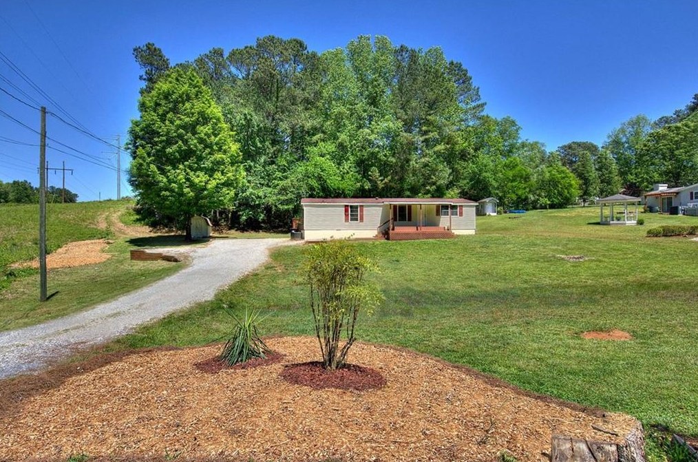 5848 Groovers Landing Rd, Acworth, GA 30102