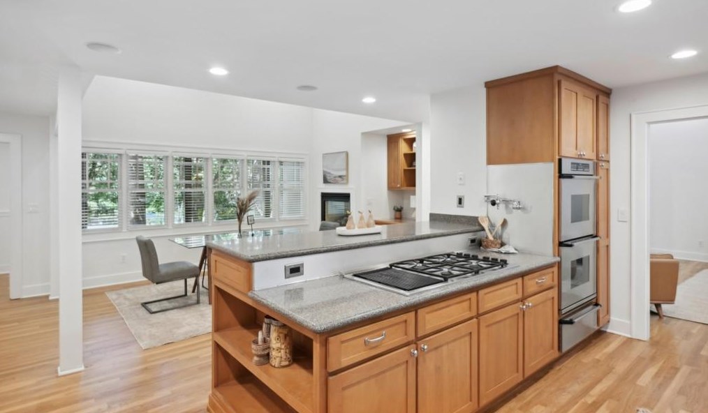 1361 Sheffield Dr, Atlanta GA  30329-3420 exterior