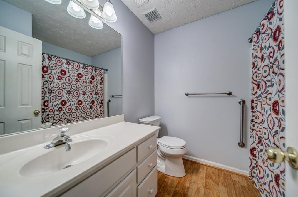 880 Cline Petty Way, Lawrenceville GA  30043-6719 exterior