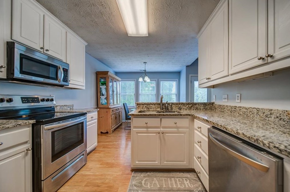 880 Cline Petty Way, Lawrenceville GA  30043-6719 exterior