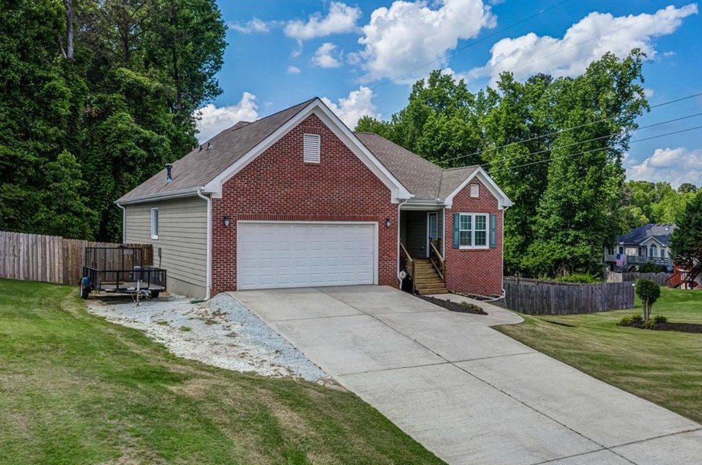 880 Cline Petty Way, Lawrenceville GA  30043-6719 exterior