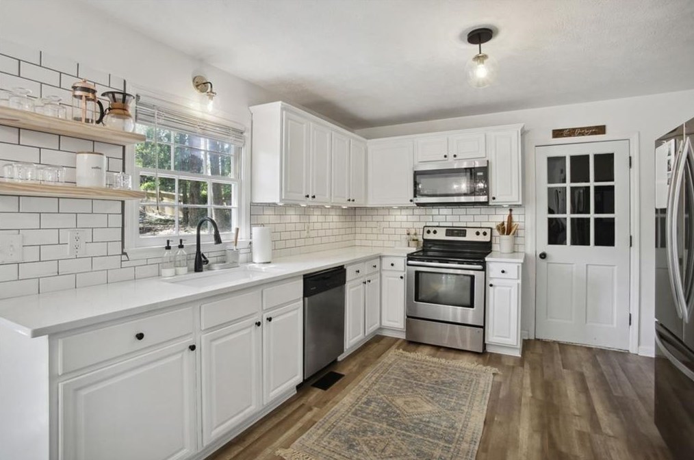 201 Muddy River Rd, Lawrenceville GA  30043-4465 exterior