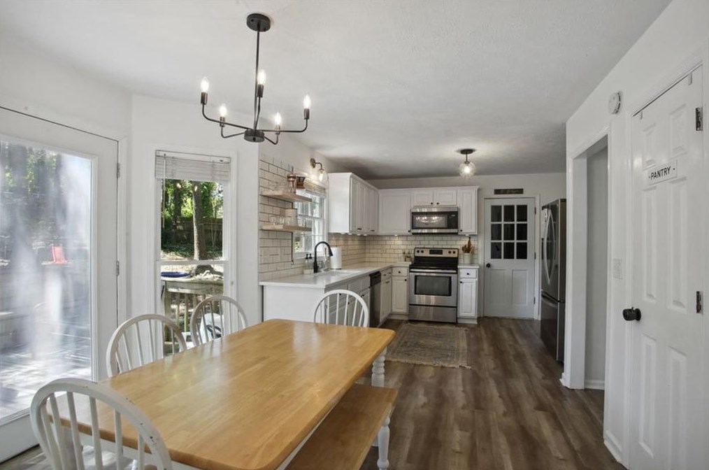 201 Muddy River Rd, Lawrenceville GA  30043-4465 exterior