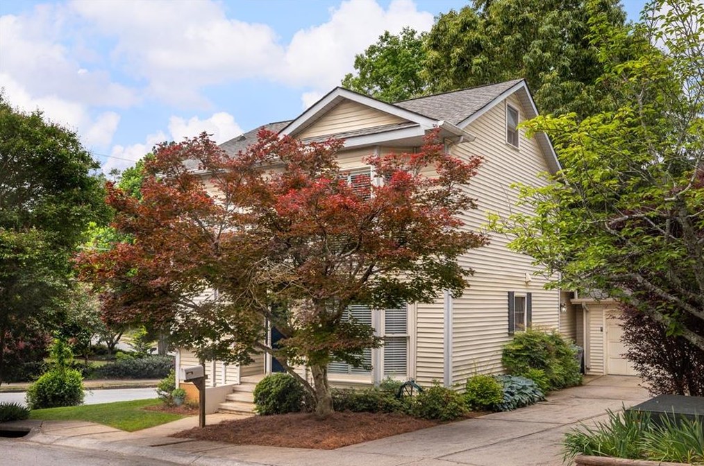 2 Old Decatur Cir, Decatur GA  30030-1653 exterior