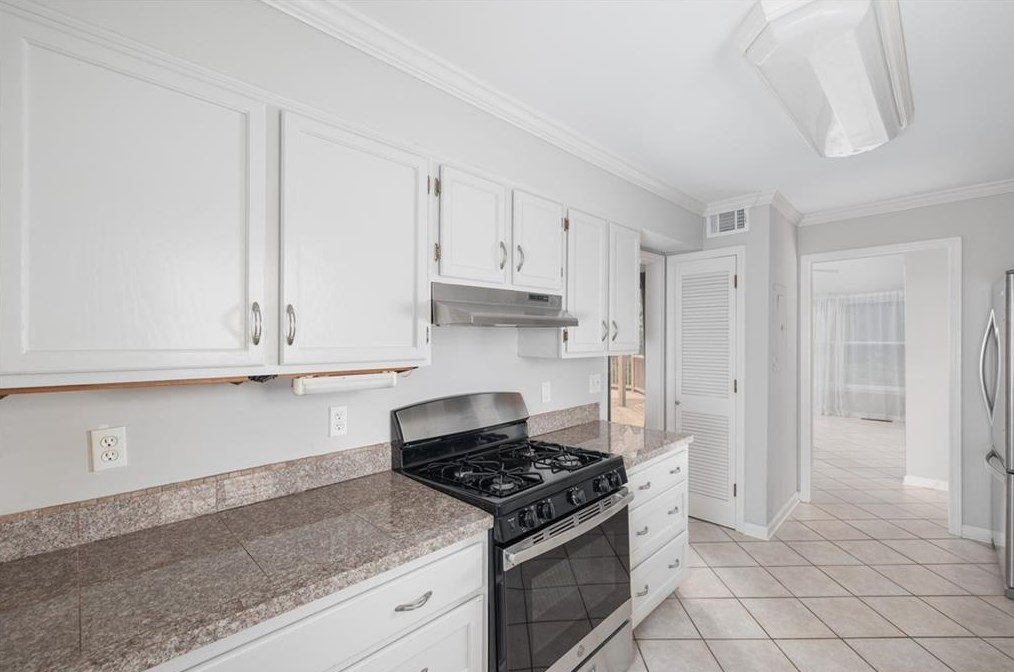 2 Old Decatur Cir, Decatur GA  30030-1653 exterior