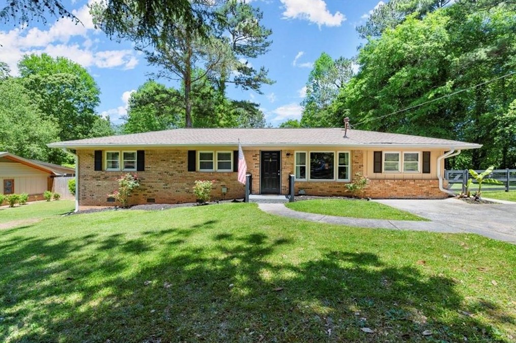 185 Pineland Dr, Smyrna GA  30082-2734 exterior