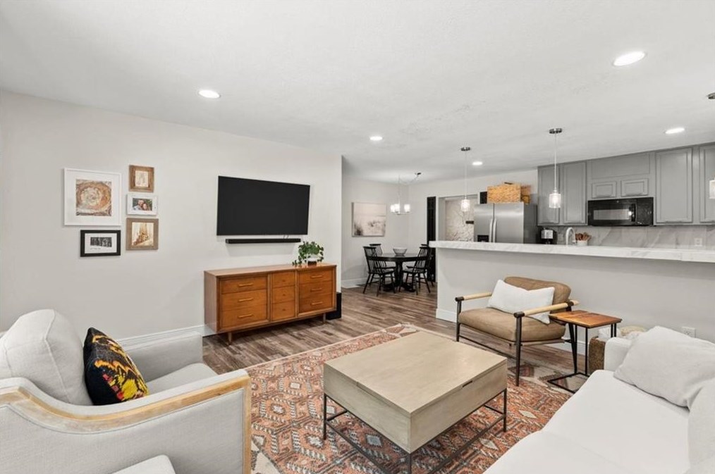 185 Pineland Dr, Smyrna GA  30082-2734 exterior