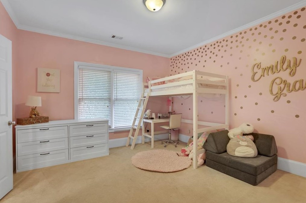 2451 Medlock Cmns, Decatur GA  30030-1599 exterior