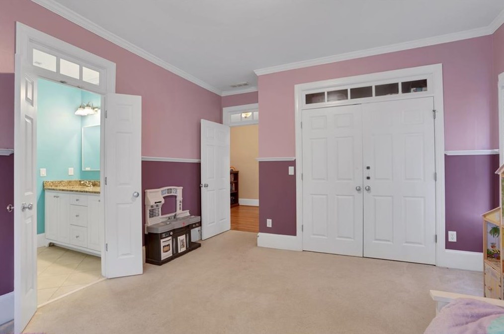 2451 Medlock Cmns, Decatur GA  30030-1599 exterior