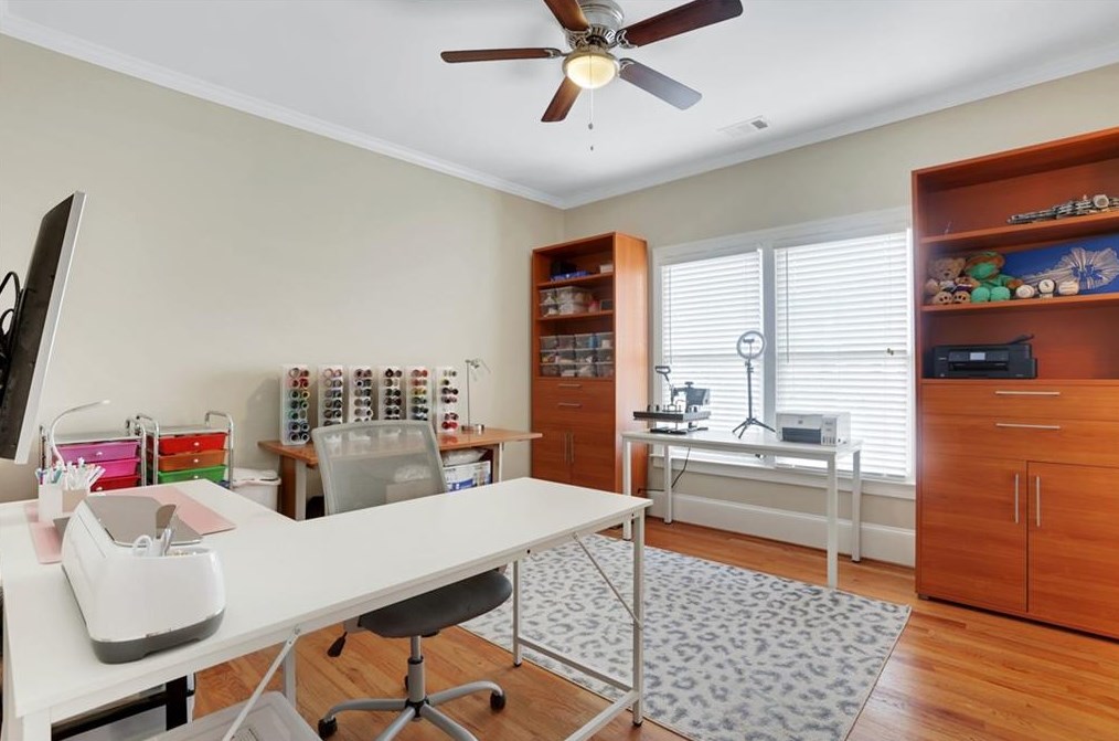 2451 Medlock Cmns, Decatur GA  30030-1599 exterior