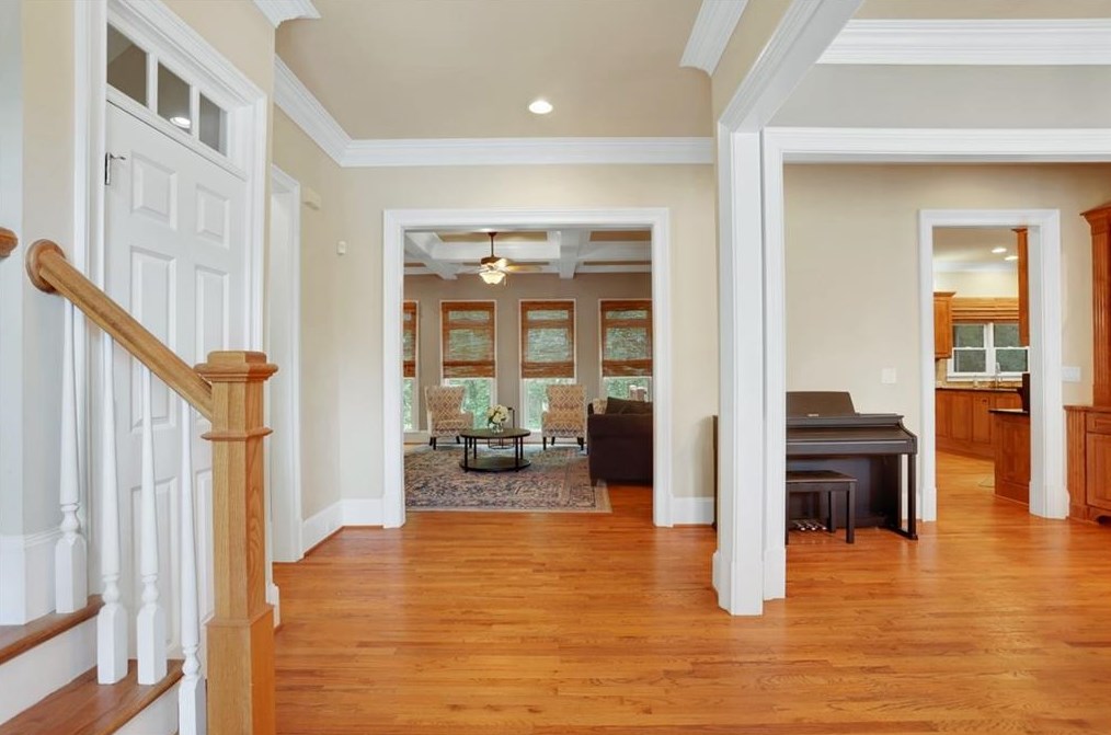 2451 Medlock Cmns, Decatur GA  30030-1599 exterior