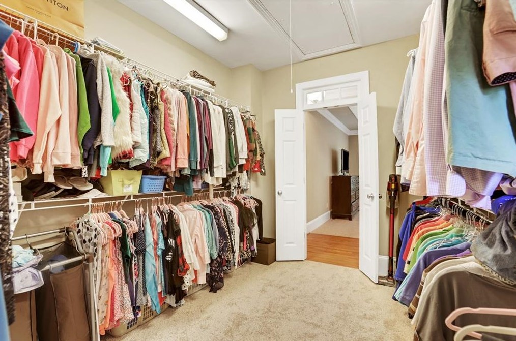 2451 Medlock Cmns, Decatur GA  30030-1599 exterior