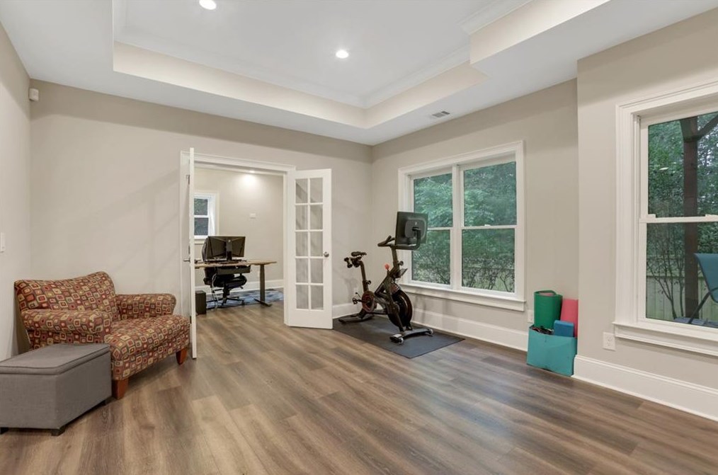 2451 Medlock Cmns, Decatur GA  30030-1599 exterior