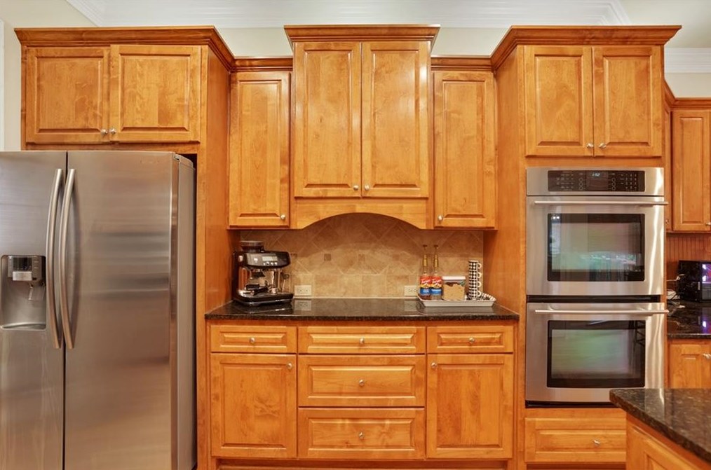 2451 Medlock Cmns, Decatur GA  30030-1599 exterior