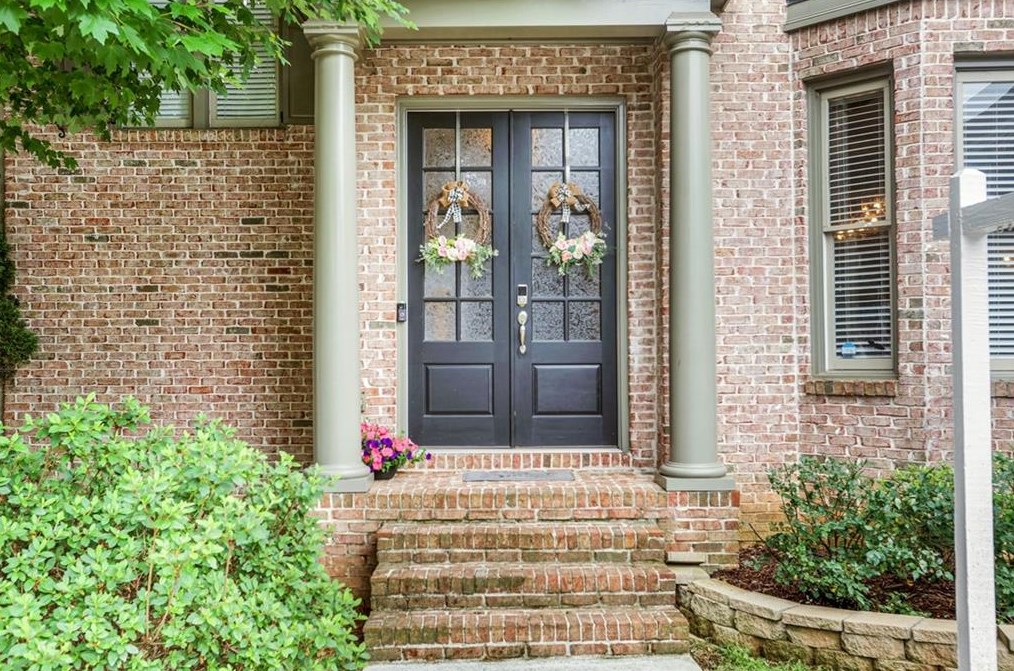 2451 Medlock Cmns, Decatur GA  30030-1599 exterior