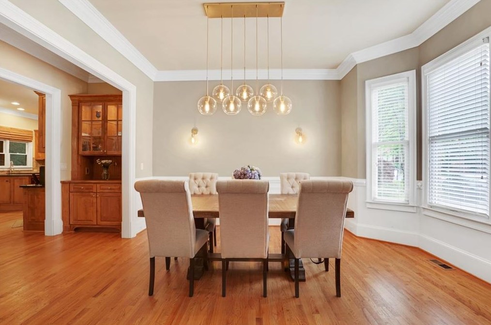 2451 Medlock Cmns, Decatur GA  30030-1599 exterior