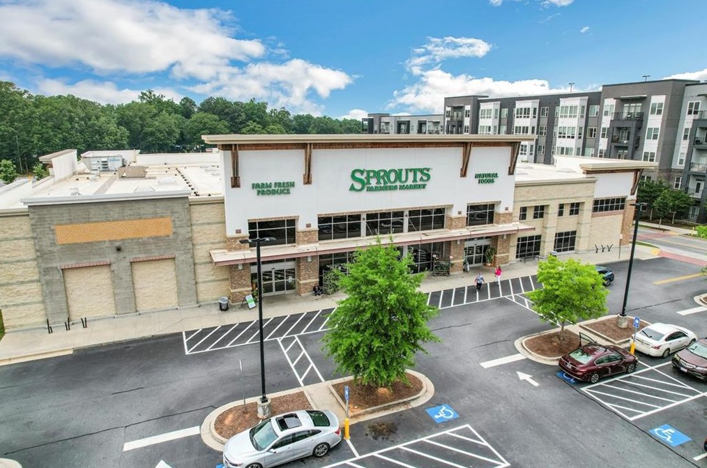 2451 Medlock Cmns, Decatur GA  30030-1599 exterior