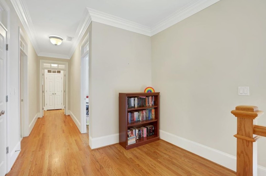 2451 Medlock Cmns, Decatur GA  30030-1599 exterior