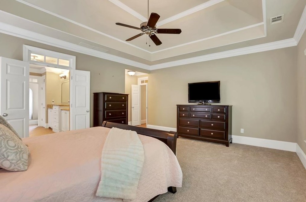 2451 Medlock Cmns, Decatur GA  30030-1599 exterior