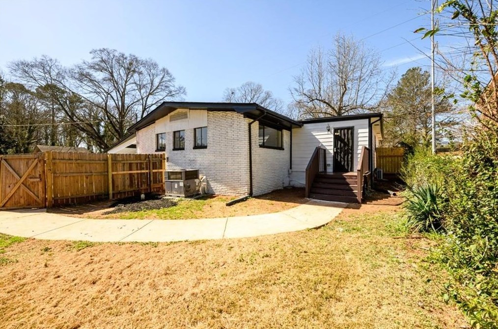 2052 Austin Dr, Decatur GA  30032-6103 exterior