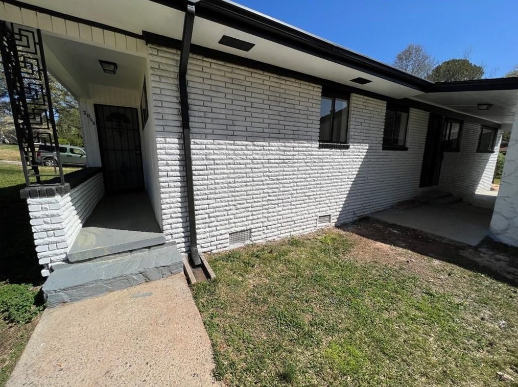 2052 Austin Dr, Decatur GA  30032-6103 exterior