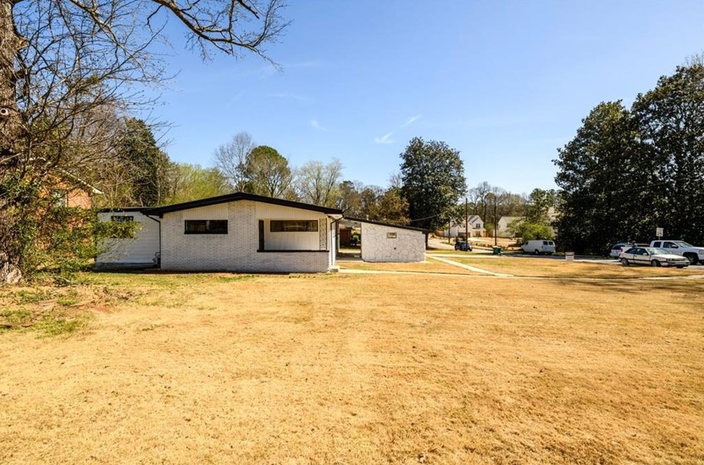 2052 Austin Dr, Decatur GA  30032-6103 exterior