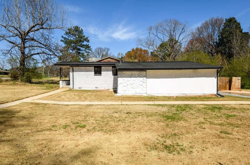 2052 Austin Dr, Decatur GA  30032-6103 exterior