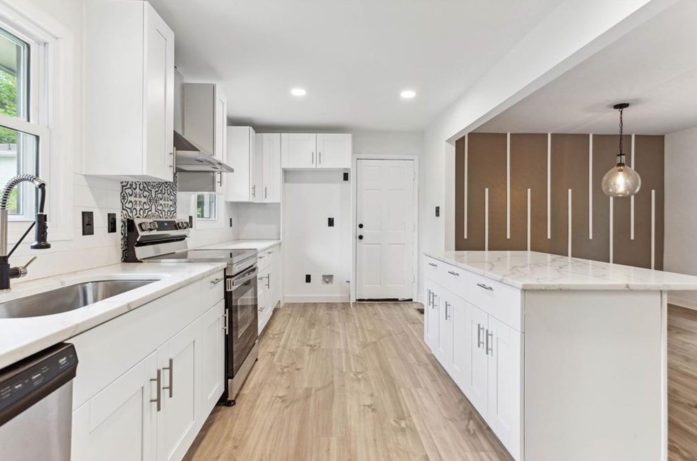 4083 Glade Ct, Decatur GA  30035-1905 exterior