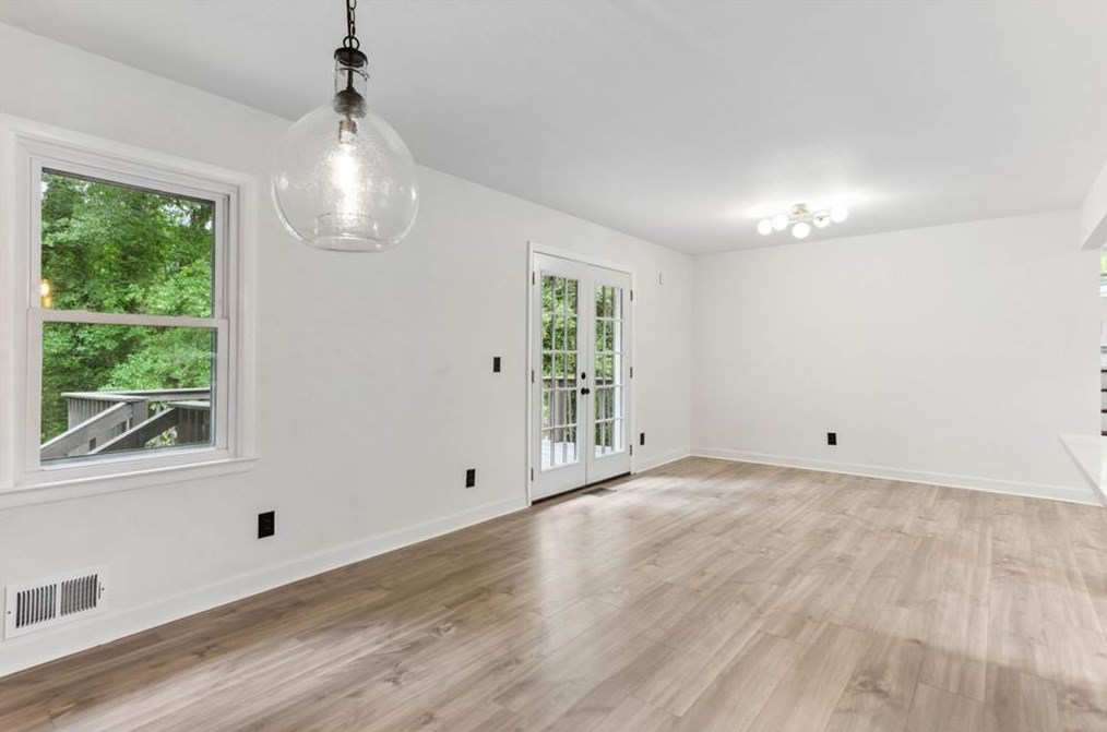 4083 Glade Ct, Decatur GA  30035-1905 exterior