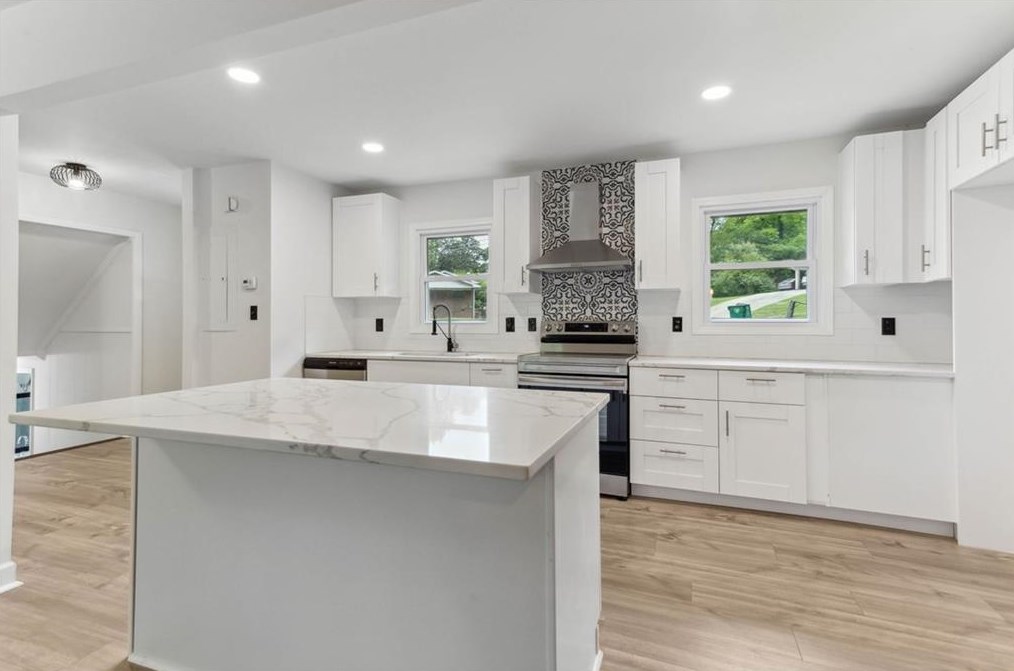 4083 Glade Ct, Decatur GA  30035-1905 exterior