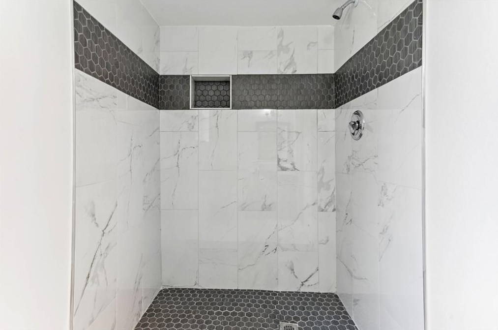 4083 Glade Ct, Decatur GA  30035-1905 exterior