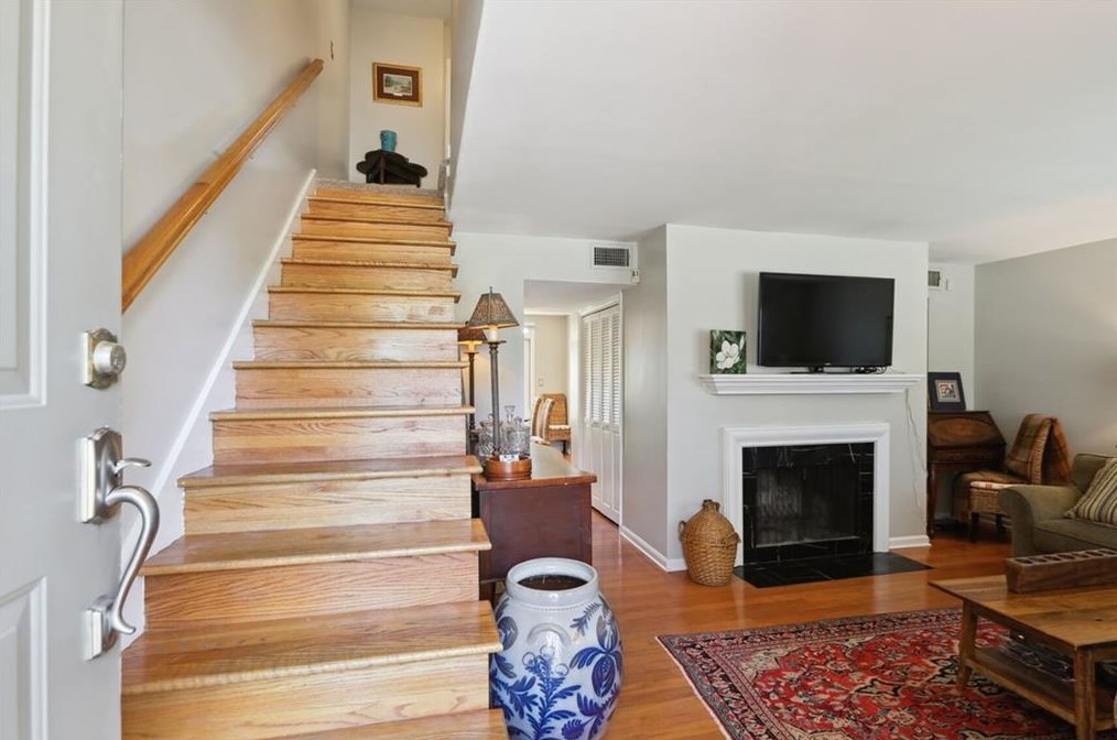 73 La Rue Pl Nw, Atlanta, GA 30327