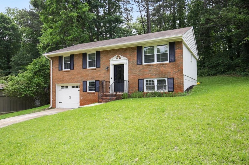 2444 Rolling View Dr, Smyrna GA  30080-2622 exterior