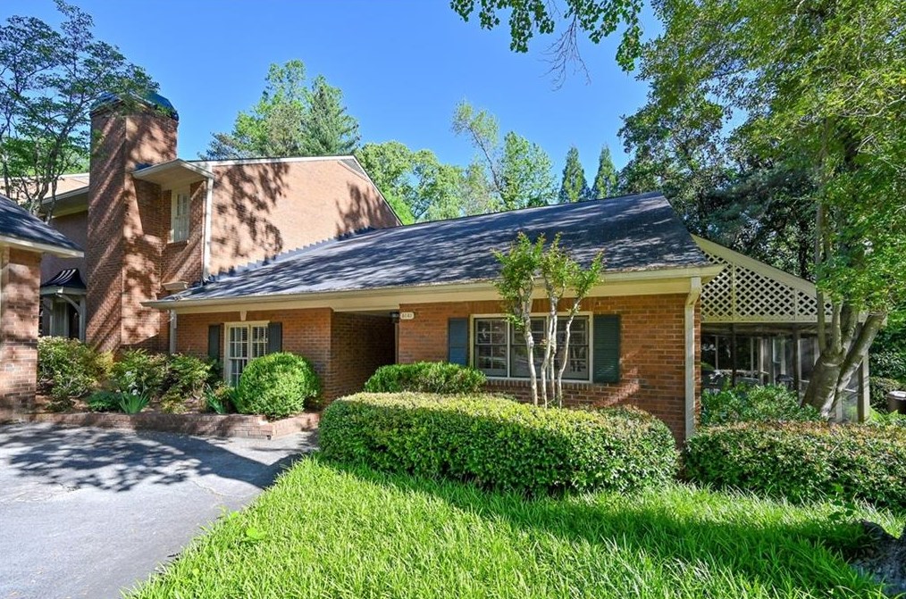 3141 Vinings Ridge Dr, Atlanta, GA 30339-3770